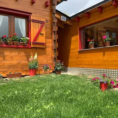 Familiar Con Jardin Y Garage Privado Bolquere